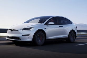 How the Weight of Tesla Model X Affects Handling and Efficiency